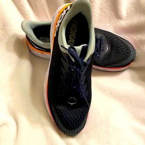 Women’s Hoka Clifton 7 size 11